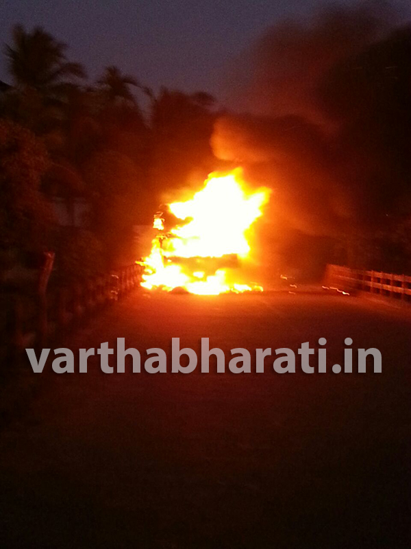 ಮಂಜೇಶ್ವರ : ಚಲಿಸುತ್ತಿದ್ದ ಟೆಂಪೋಗೆ ಬೆಂಕಿ : ಚಾಲಕ ಕ್ಲೀನರ್ ಪಾರು